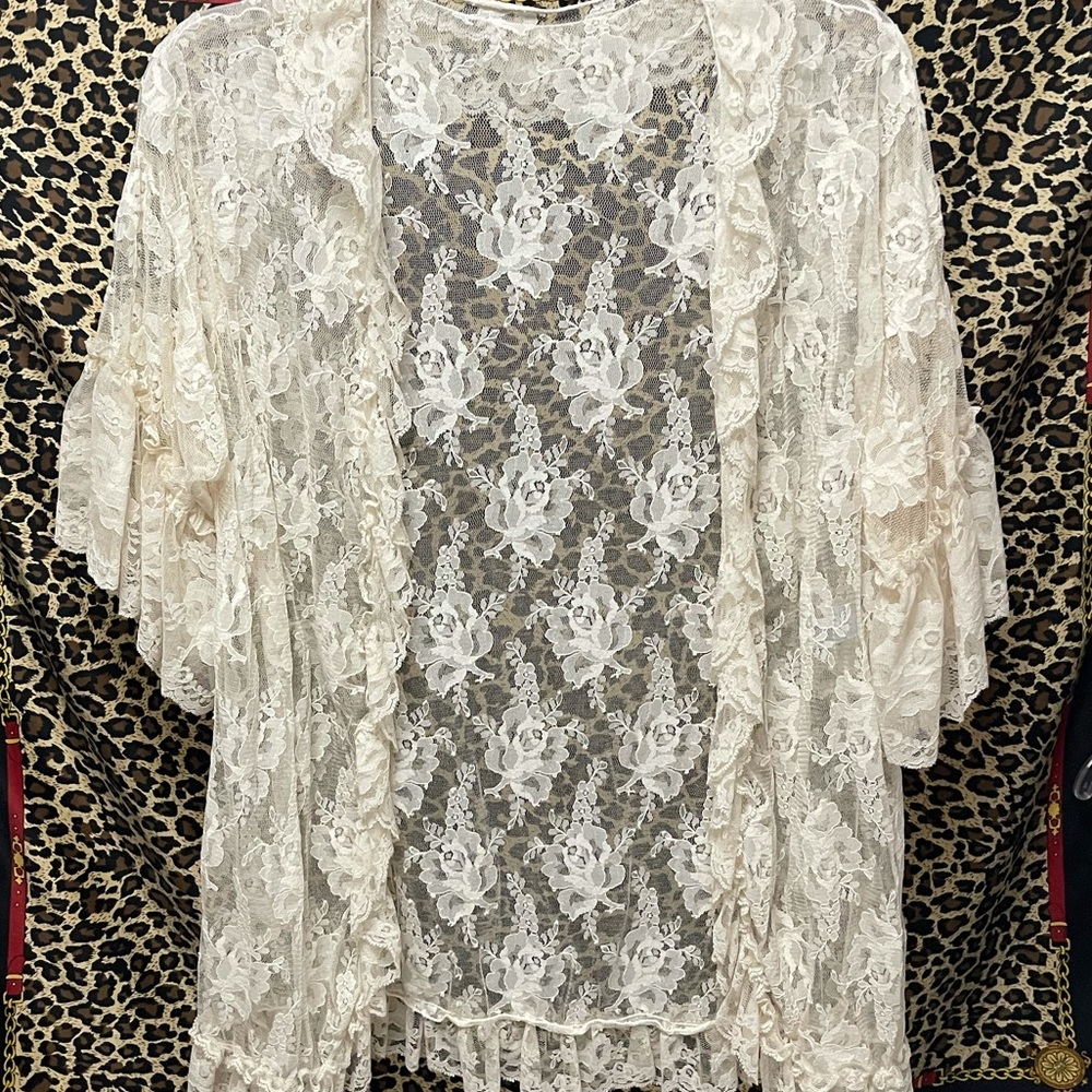 Lady Cameo Lace Cover-Up